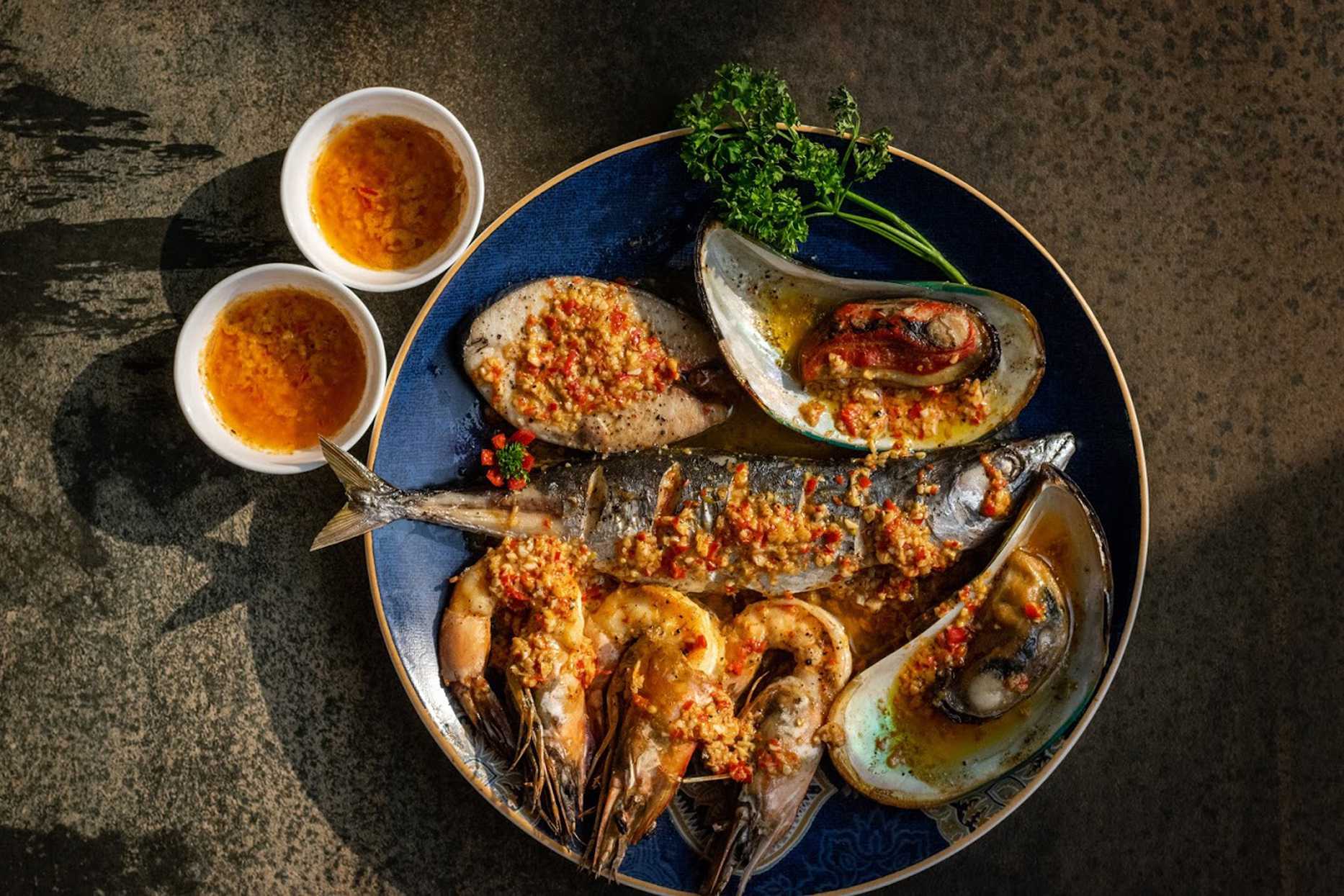 Fishy Food Festival By Blu Oyster Bar Kitchen Explocity Guide To Bangalore People Culture Cuisine Shopping News Originally intended to be the mansion's art gallery, the room now serves guests locally sourced and meticulously crafted brasserie. explocity